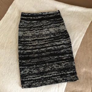 Small Black and Gray LulaRoe Cassie
